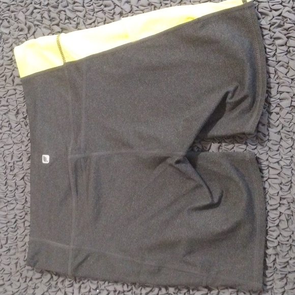 Fabletics Shorts - Picture 2 of 5